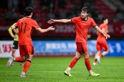 【热身赛】杨铭锐梅开二度 U19国青2比4澳大利亚U19